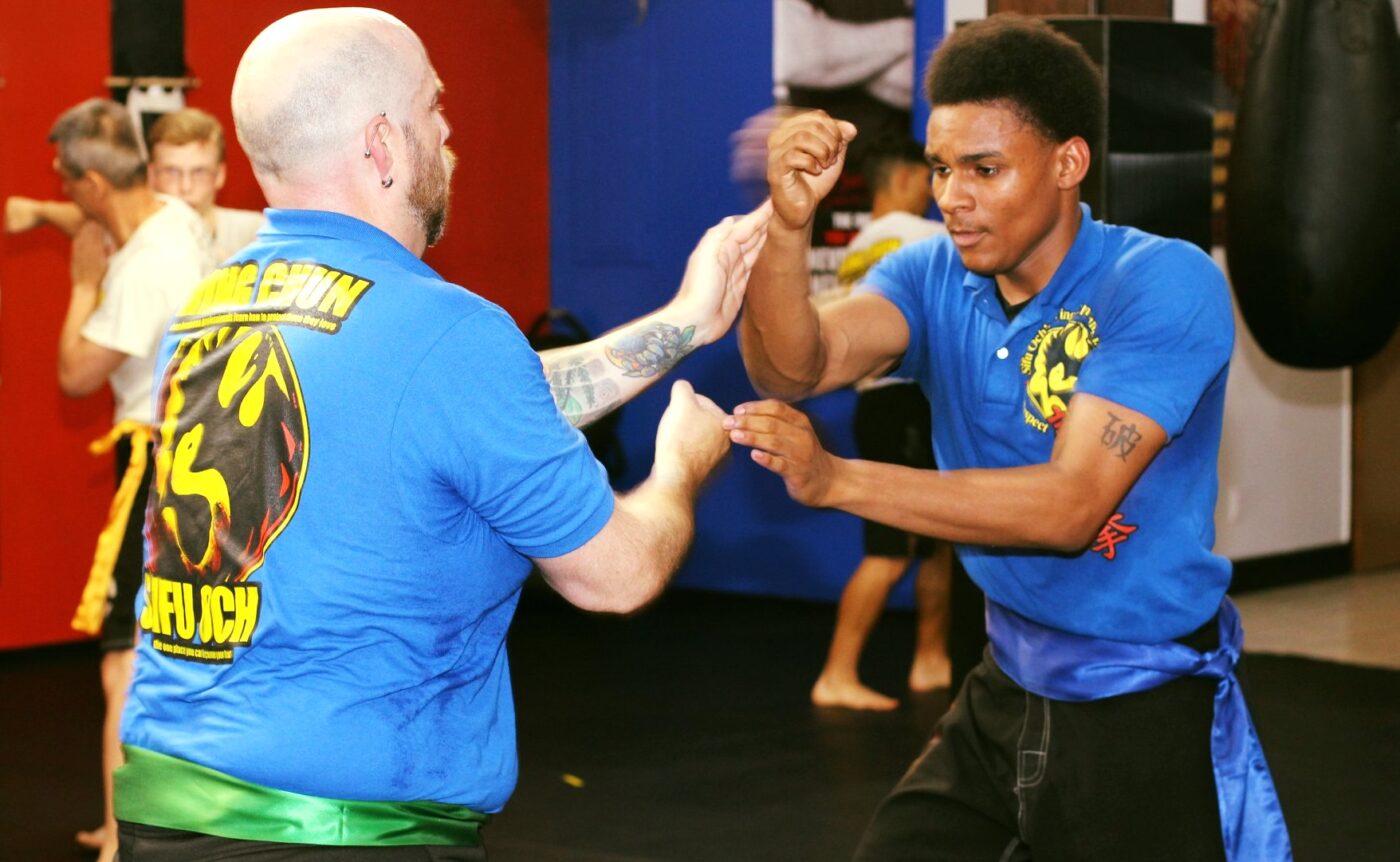wrist vs wrist, chi sau, wing chun, kung fu, sifu och wing chun, partner drill